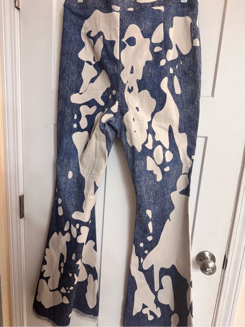 Fashion Nova Blue & White Abstract Wide-Leg Jumpsuit - Picture 5 of 12